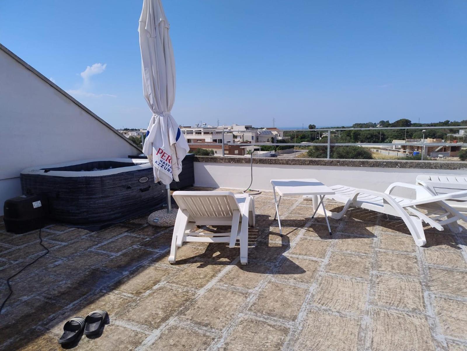 Favolosa Casa Con Terrazza, Idromassaggio, Cortile E Garage Auto Carovigno Exterior photo